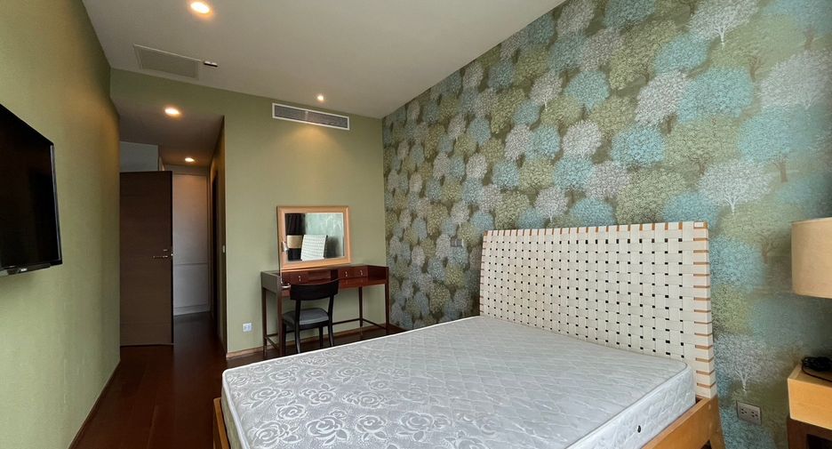 For rent and for sale 2 bedrooms condo in Watthana, Bangkok