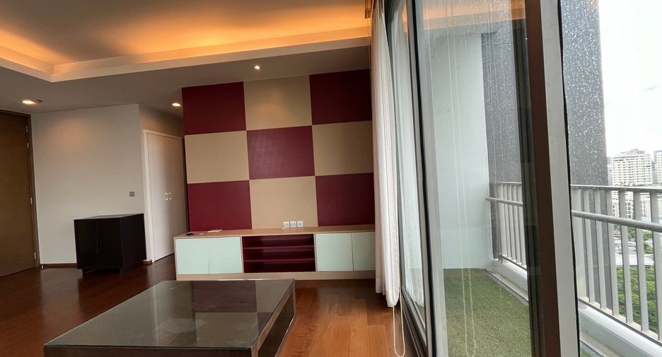For rent and for sale 2 bedrooms condo in Watthana, Bangkok