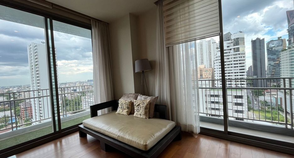 For rent and for sale 2 bedrooms condo in Watthana, Bangkok
