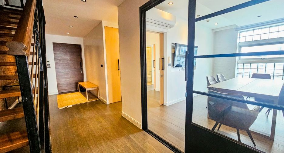 For rent 4 bedrooms condo in Watthana, Bangkok