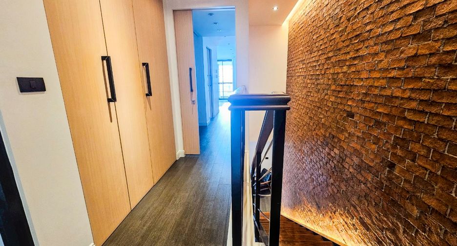 For rent 4 bedrooms condo in Watthana, Bangkok