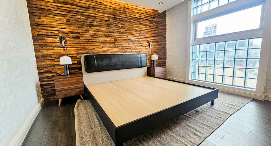 For rent 4 bedrooms condo in Watthana, Bangkok