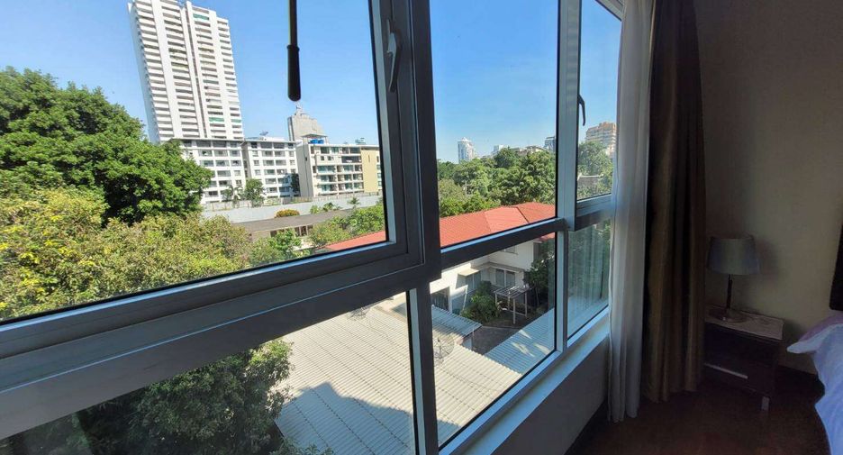 À louer 2 chambres condo à Watthana, Bangkok