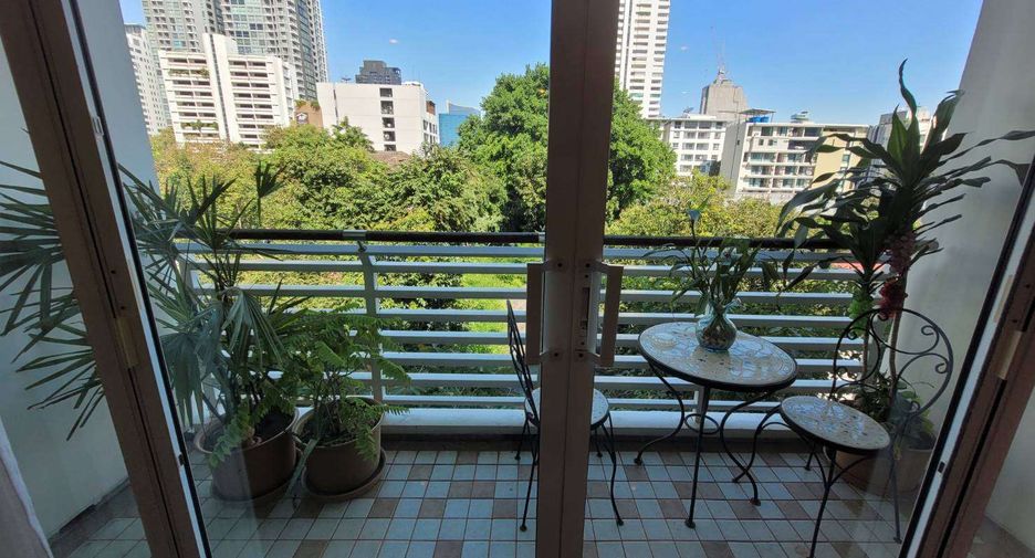 À louer 2 chambres condo à Watthana, Bangkok