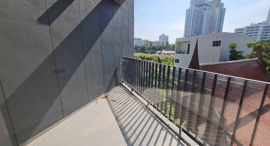 For rent 3 bedrooms condo in Watthana, Bangkok