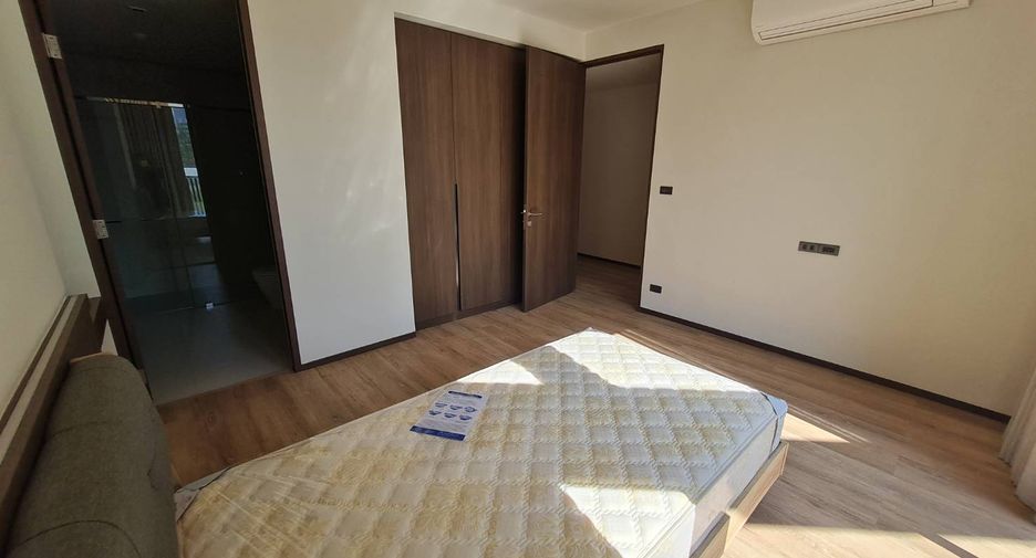 For rent 3 bedrooms condo in Watthana, Bangkok