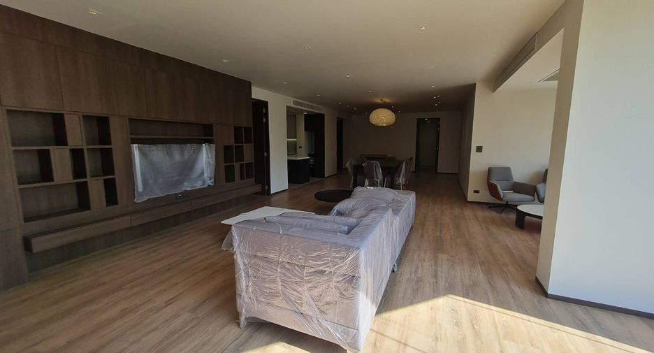 For rent 3 bedrooms condo in Watthana, Bangkok