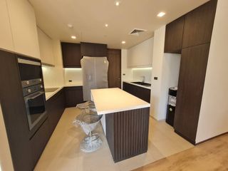 Condo en alquiler de 3 habitaciones en Watthana, Bangkok