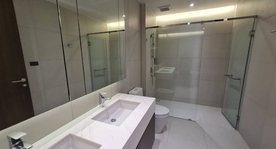 For rent 3 bedrooms condo in Watthana, Bangkok