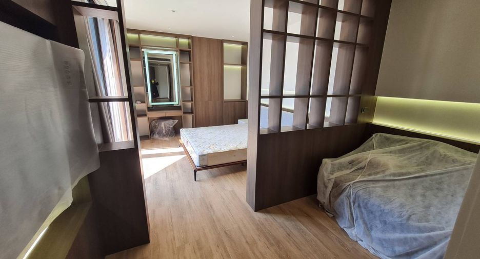 For rent 3 bedrooms condo in Watthana, Bangkok