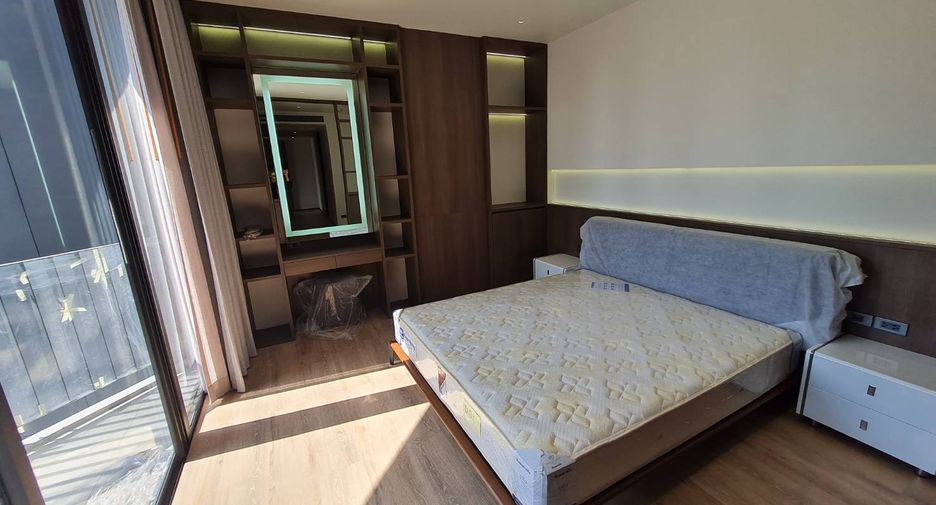 For rent 3 bedrooms condo in Watthana, Bangkok