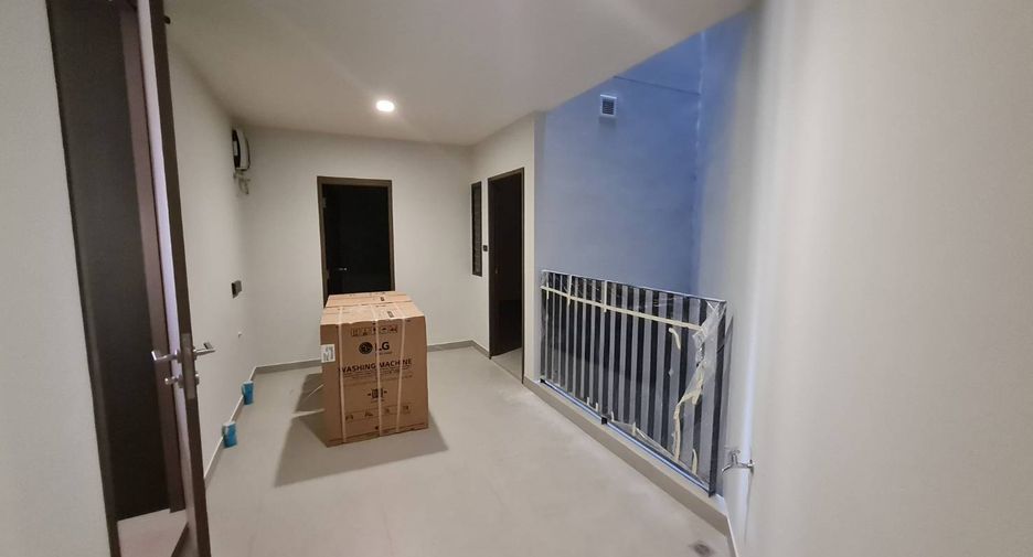 For rent 3 bedrooms condo in Watthana, Bangkok