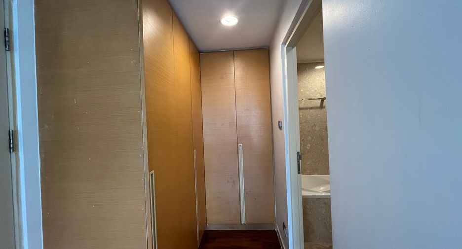 For rent 2 ベッドルーム condo in Pathum Wan, Bangkok