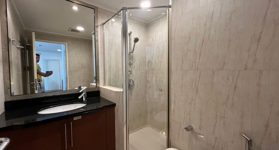 For rent 2 ベッドルーム condo in Pathum Wan, Bangkok