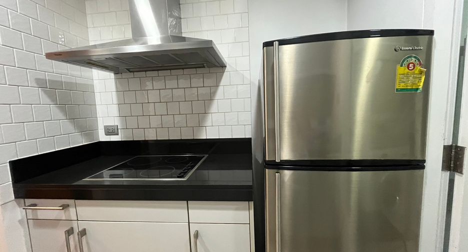 For rent 2 ベッドルーム condo in Pathum Wan, Bangkok