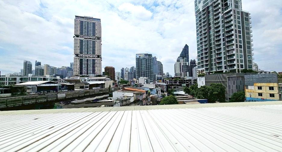 Wohnung zur Miete mit Studio in Khlong Toei, Bangkok