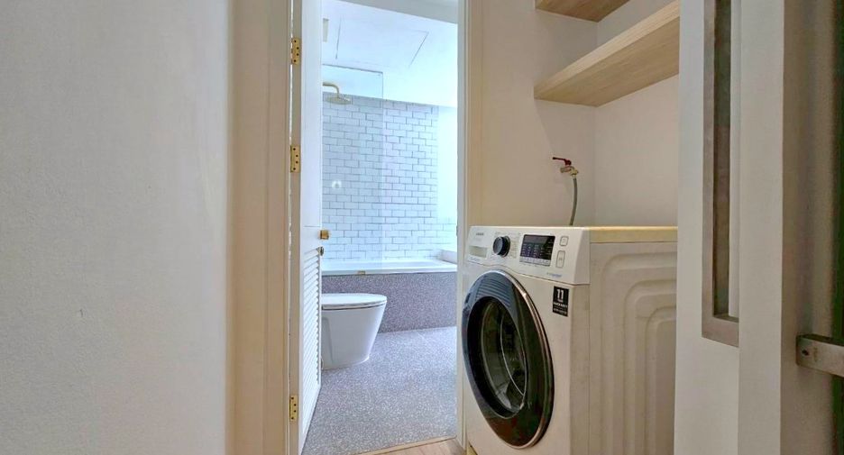 Wohnung zur Miete mit Studio in Khlong Toei, Bangkok