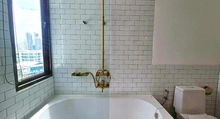 Condo en alquiler de 3 habitaciones en Khlong Toei, Bangkok