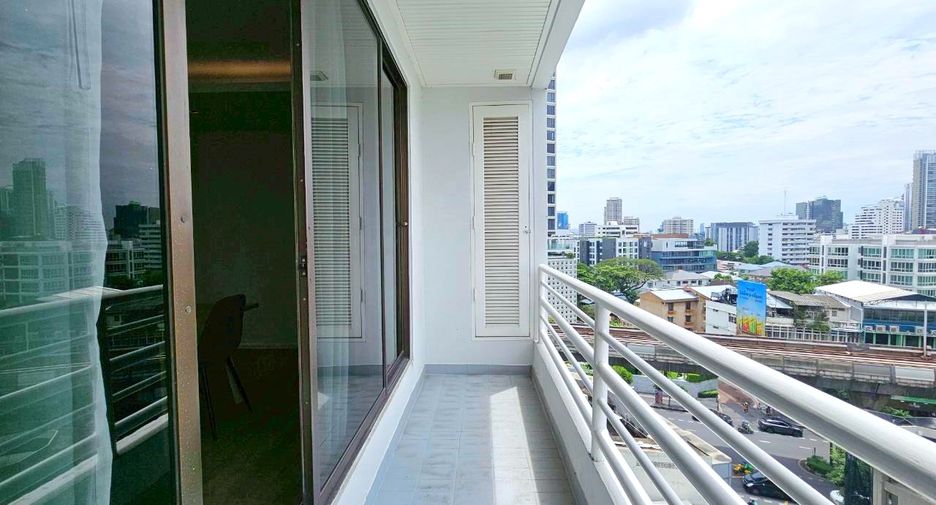Condo en alquiler de 3 habitaciones en Khlong Toei, Bangkok