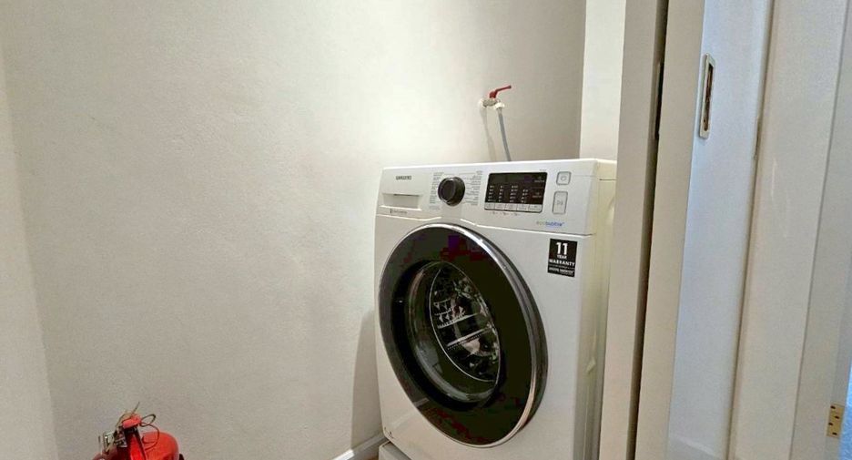 Condo en alquiler de 3 habitaciones en Khlong Toei, Bangkok