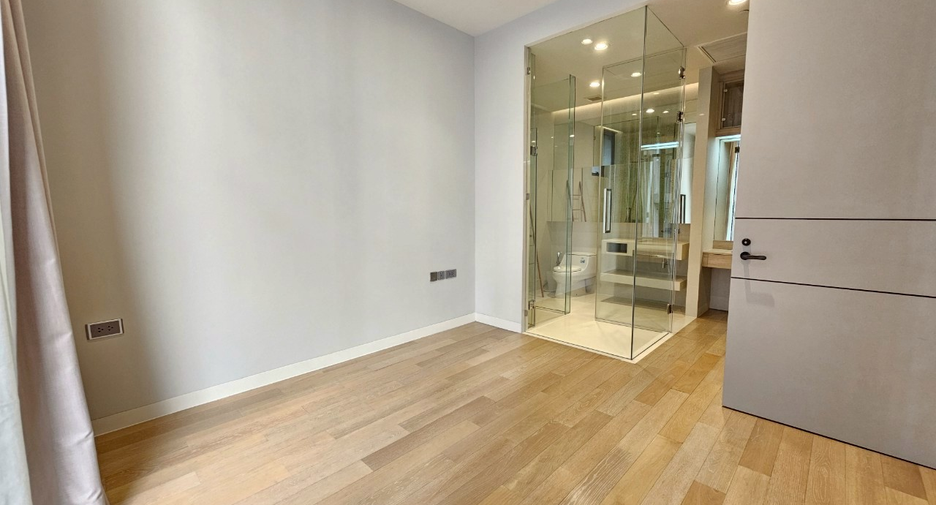 For rent and for sale 2 bedrooms condo in Khlong Toei, Bangkok