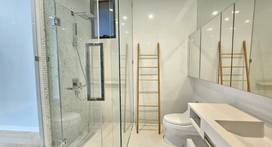 For rent and for sale 2 bedrooms condo in Khlong Toei, Bangkok