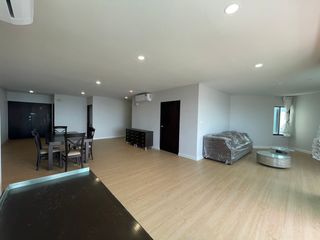 For rent 3 bedrooms condo in Sathon, Bangkok