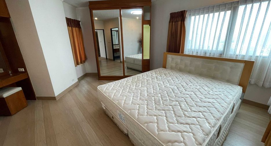 For rent and for sale 2 bedrooms condo in Sathon, Bangkok