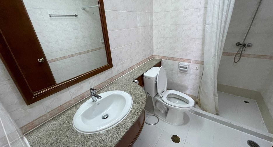 For rent and for sale 2 bedrooms condo in Sathon, Bangkok