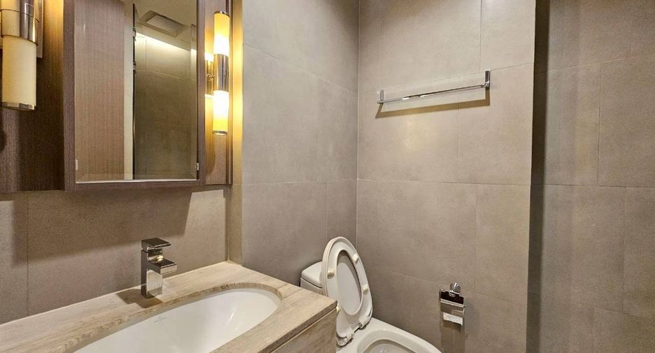 For rent 2 bedrooms condo in Sathon, Bangkok