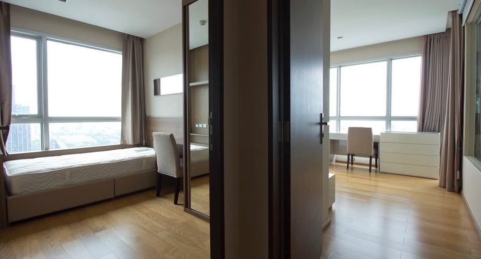 For rent 2 bedrooms condo in Watthana, Bangkok