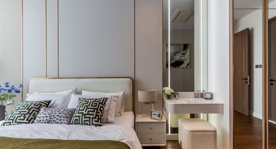 Condo en alquiler y en venta de 3 habitaciones en Sathon, Bangkok
