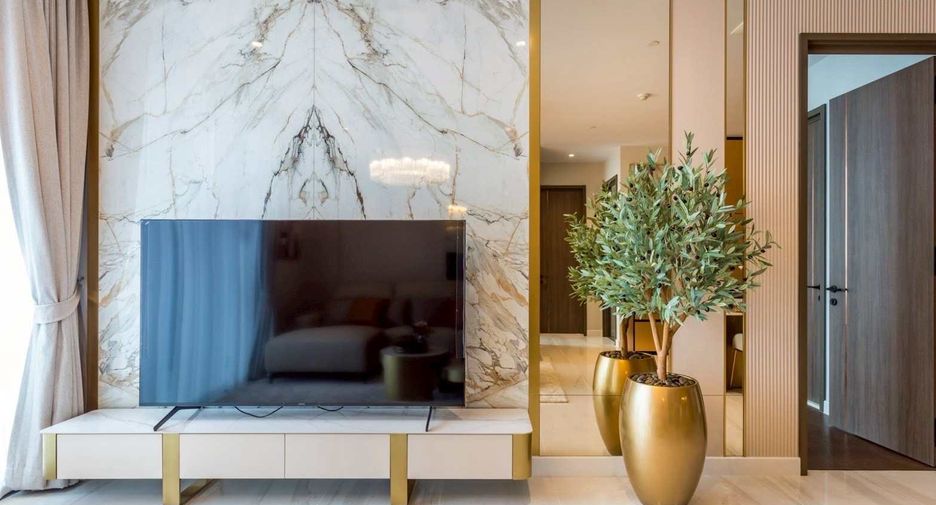 Condo en alquiler y en venta de 3 habitaciones en Sathon, Bangkok