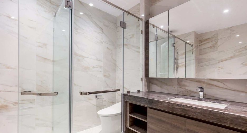 Condo en alquiler y en venta de 3 habitaciones en Sathon, Bangkok