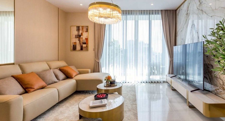 Condo en alquiler y en venta de 3 habitaciones en Sathon, Bangkok