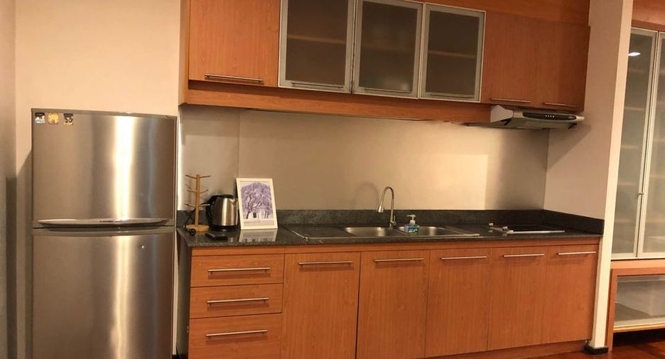 For rent 1 bed condo in Watthana, Bangkok