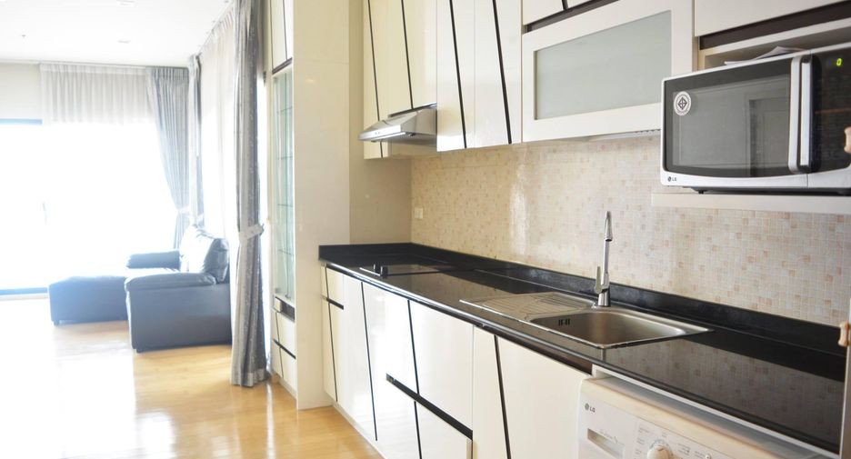 For rent 2 bedrooms condo in Khlong Toei, Bangkok
