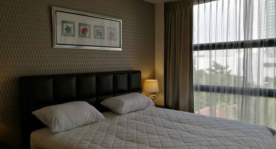 For rent 2 bedrooms condo in Khlong Toei, Bangkok