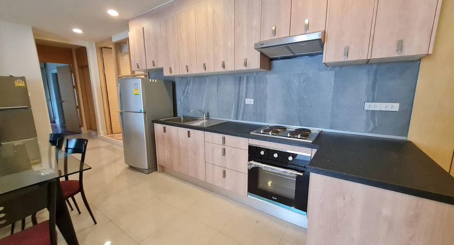 For rent 2 bedrooms condo in Watthana, Bangkok
