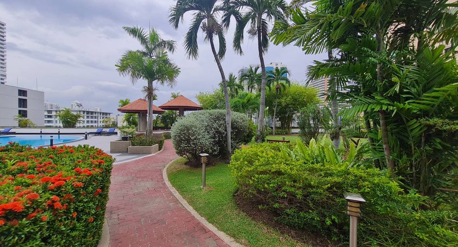 For rent 2 bedrooms condo in Watthana, Bangkok