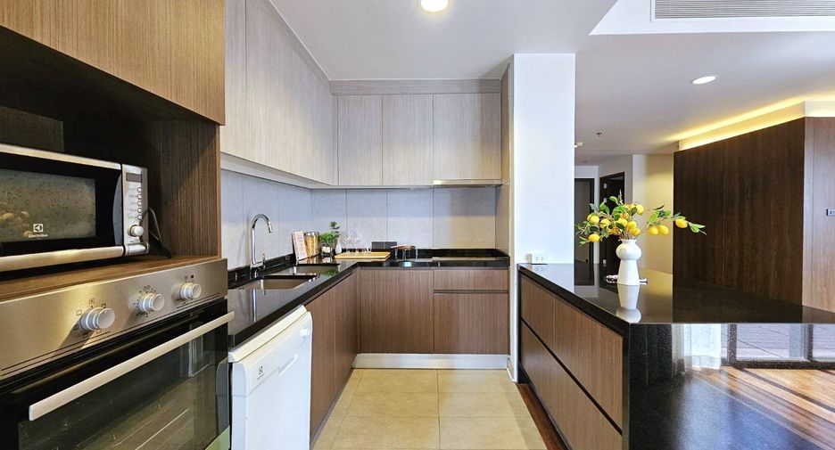 Wohnung zur Miete mit 4 Zimmer in Khlong Toei, Bangkok