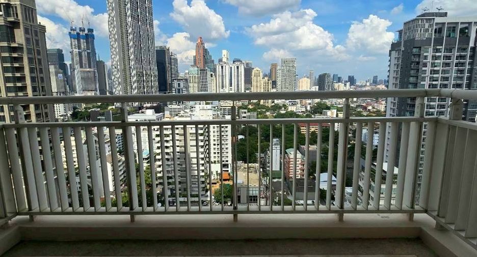 For rent 2 bedrooms condo in Sathon, Bangkok