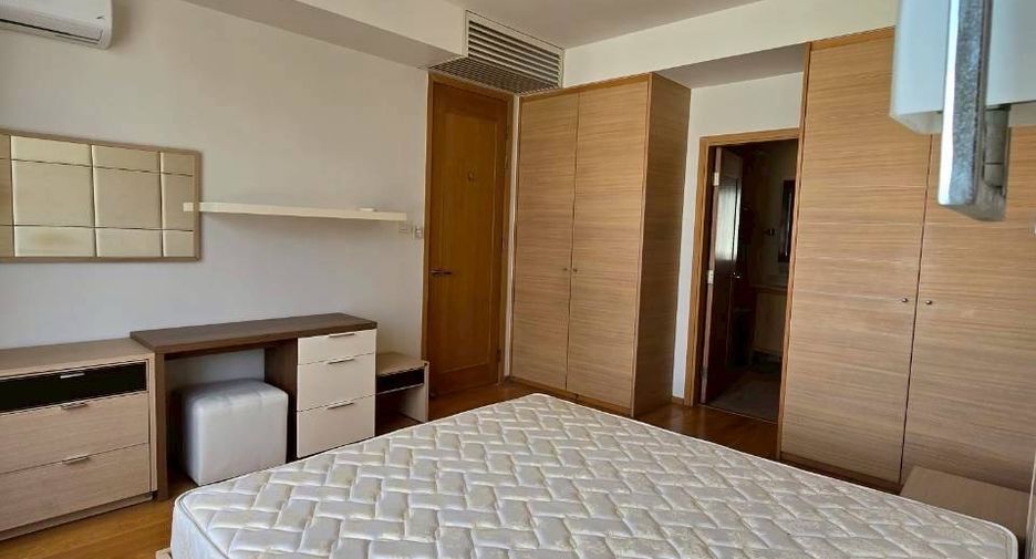 For rent 2 bedrooms condo in Sathon, Bangkok