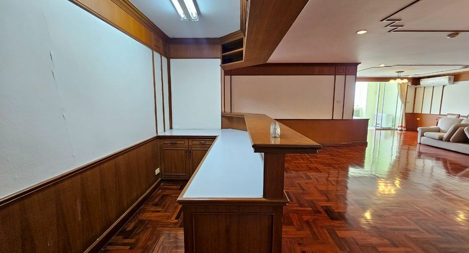 ให้เช่า 3 ห้องนอน คอนโด ใน วัฒนา, กรุงเทพฯ