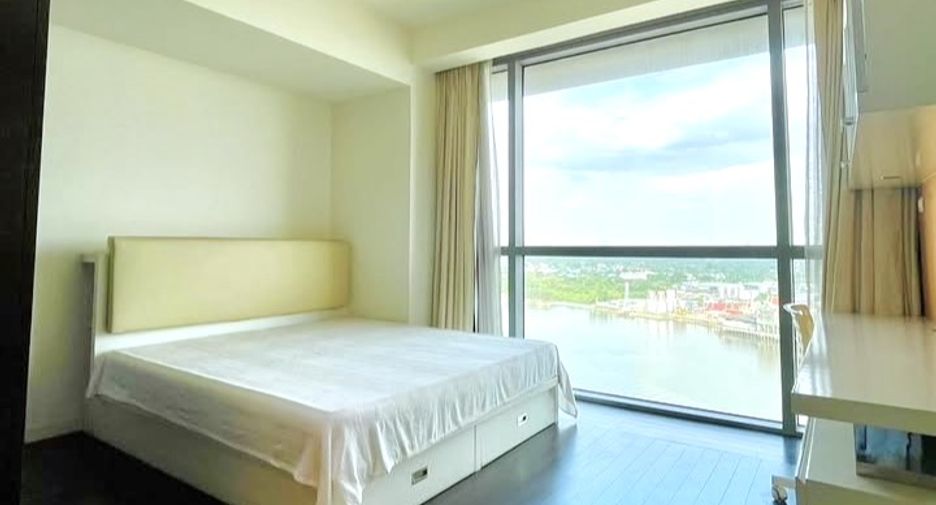 For rent 3 bedrooms condo in Yan Nawa, Bangkok