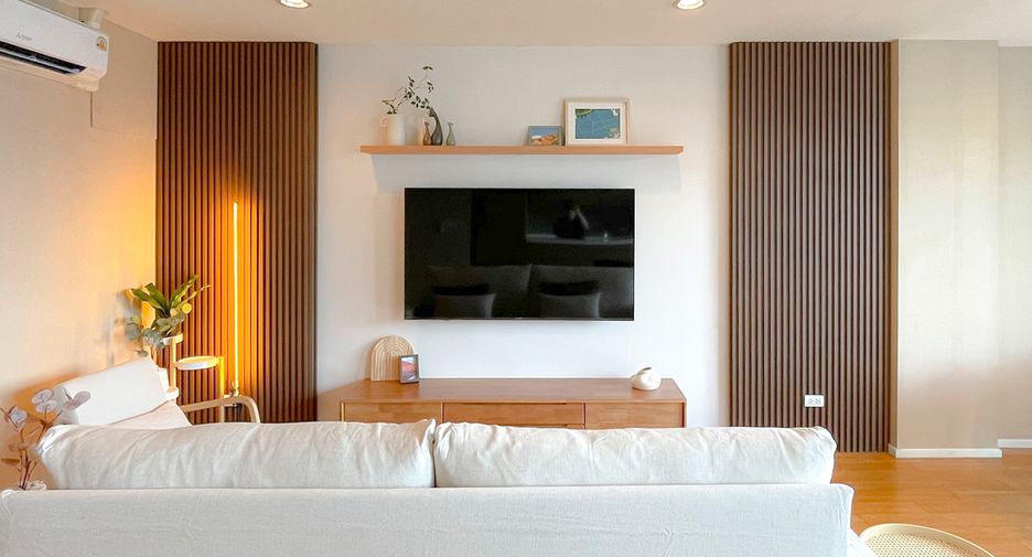For rent 2 bedrooms condo in Watthana, Bangkok