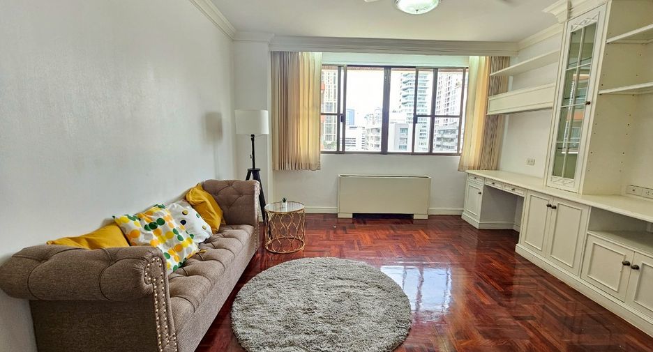 For rent 4 bedrooms condo in Watthana, Bangkok