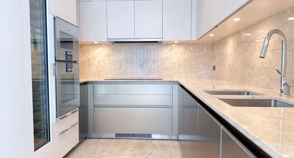 Wohnung zur Miete mit 2 Zimmer in Pathum Wan, Bangkok