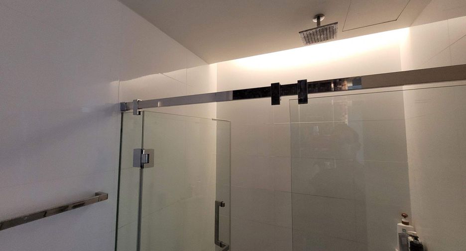 For rent and for sale 2 bedrooms condo in Khlong Toei, Bangkok
