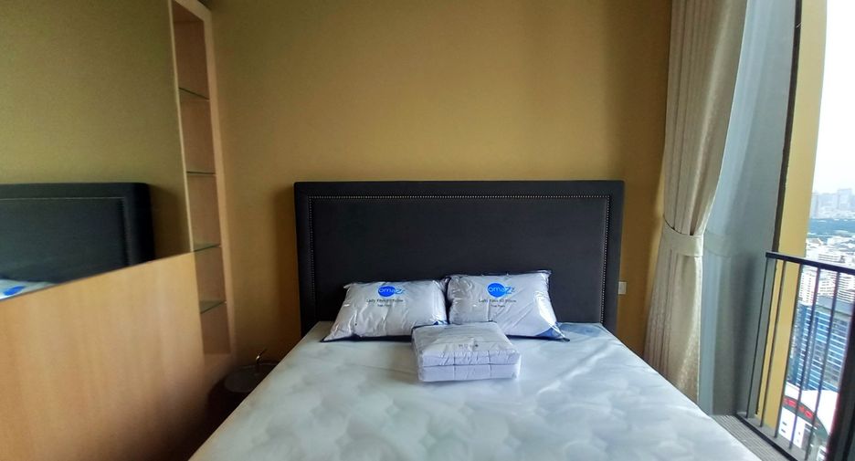 For rent 2 bedrooms condo in Watthana, Bangkok